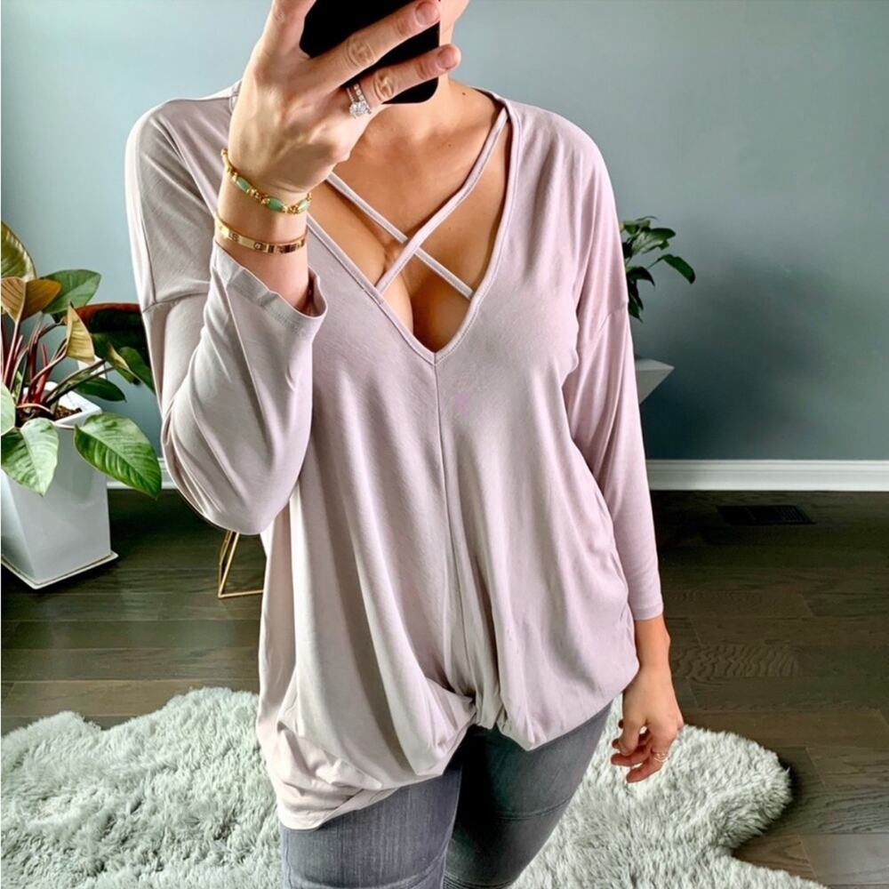 NWT Light Gray Criss Cross Top Size Large